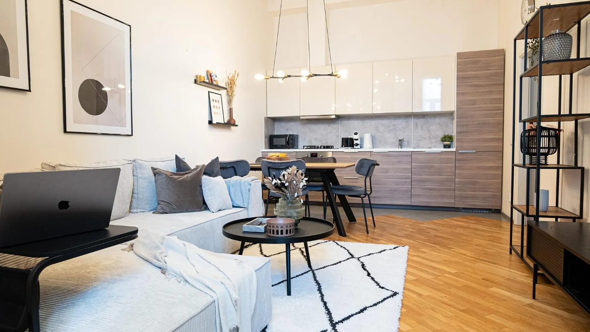 Cozy Industrial 8Min Dancing House Apartment, Prague Czech Republic