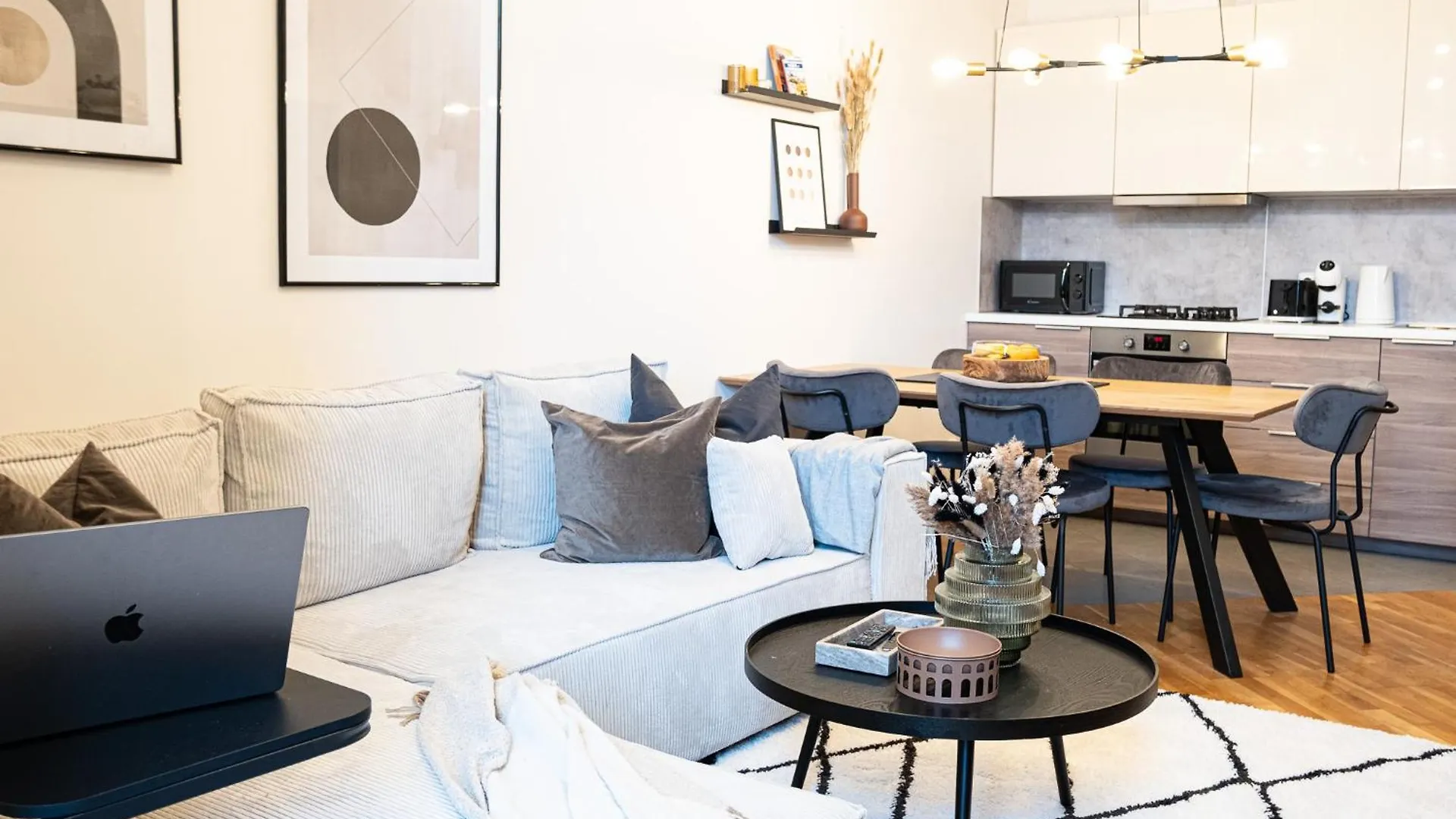 Apartment Cozy Industrial 8Min Dancing House Apartment, Prague