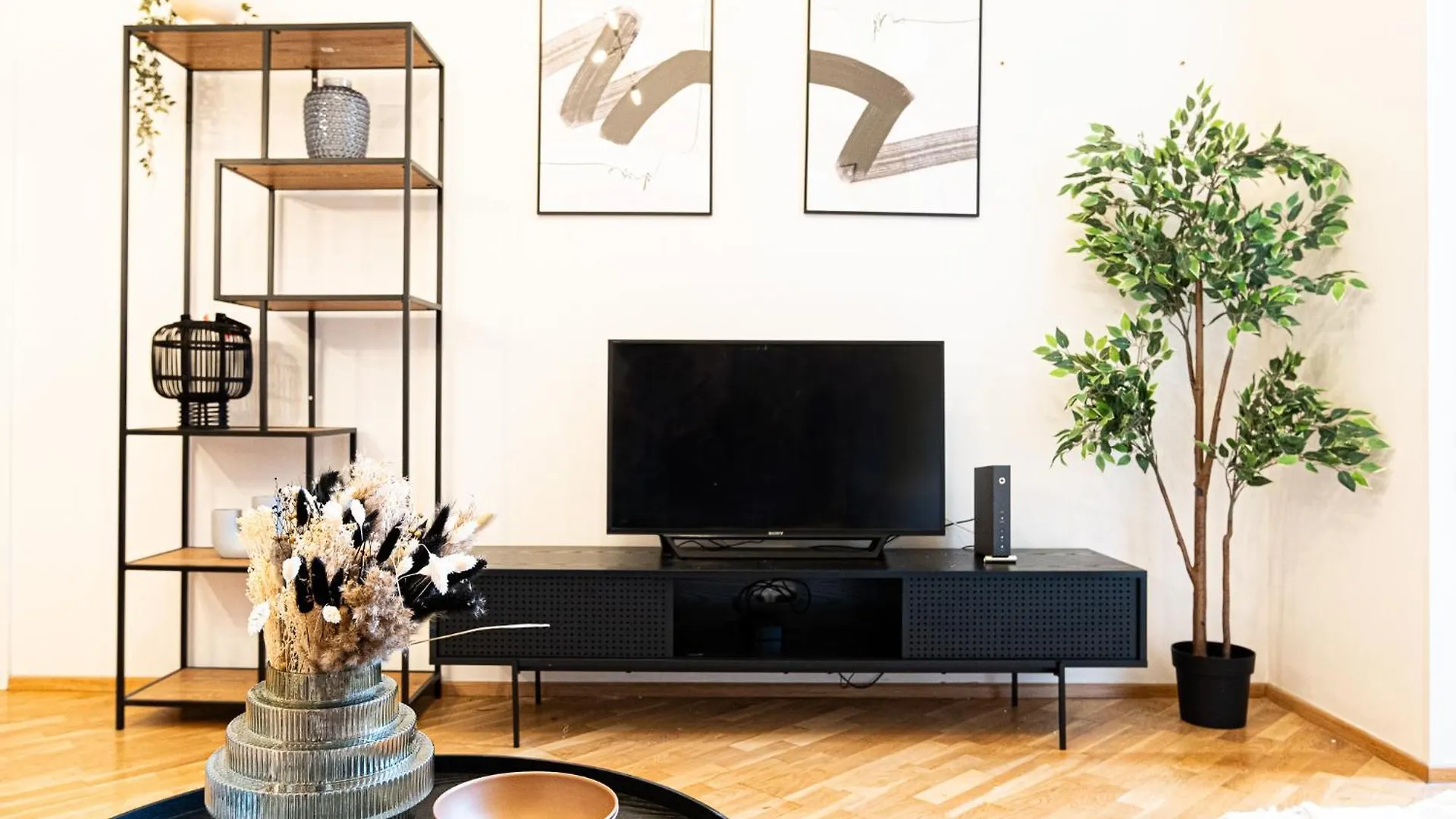 Apartment Cozy Industrial 8Min Dancing House Apartment, Prague