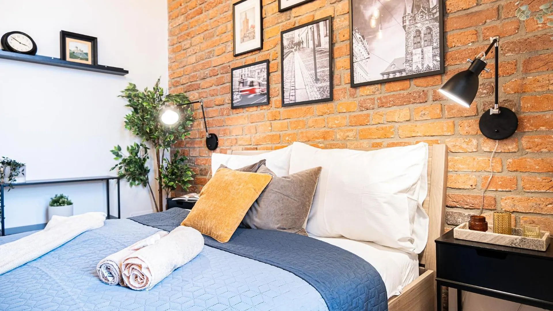 Cozy Industrial 8Min Dancing House Apartment, Praga Repubblica Ceca